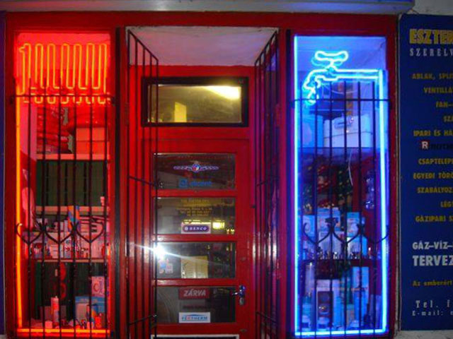 neonvilágítás, neon reklám, ablak dekoráció neoncsövekből